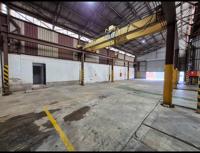 512M² FACTORY TO LET IN APEX